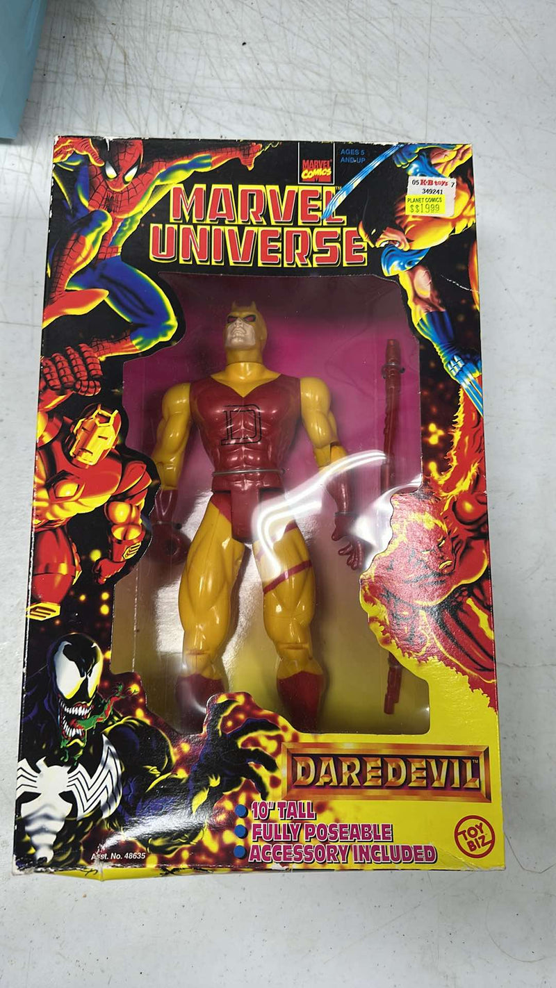 Toy Biz Marvel Universe 1997 Yellow Daredevil 10” Action Figure