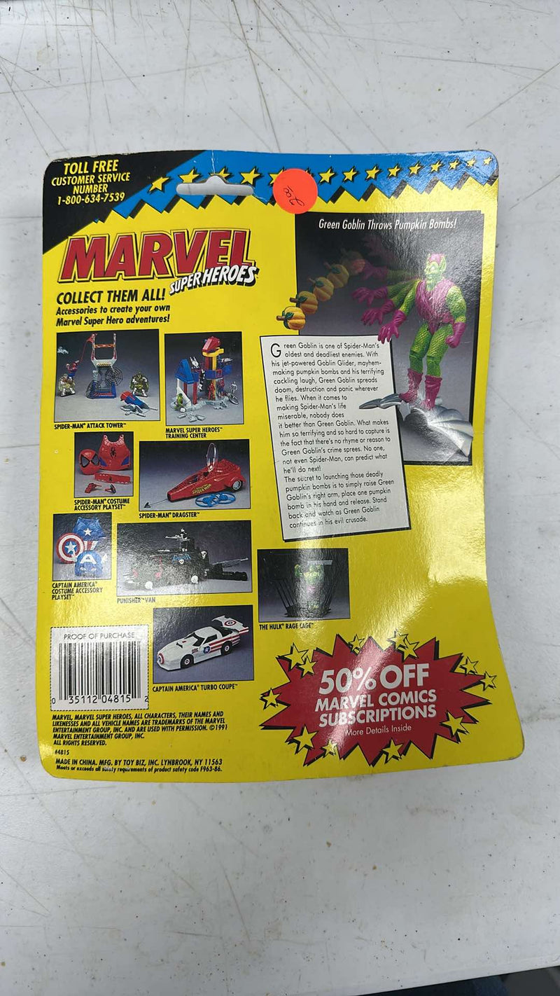 1991 MARVEL GREEN GOBLIN THROWS PUMPKIN BOMBS Action Figure on Card