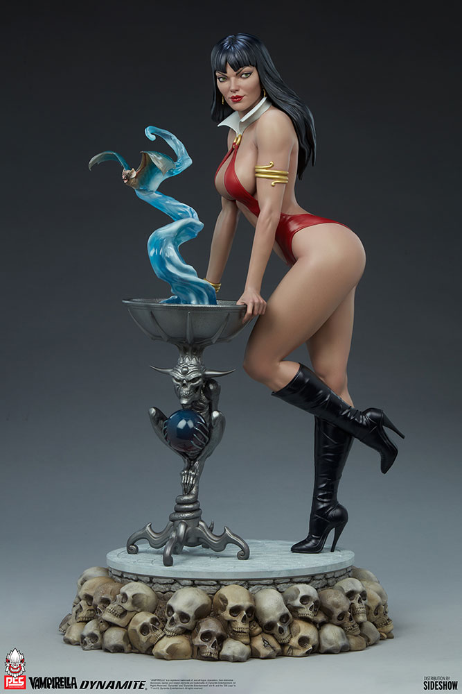 Vampirella 1:3 Scale Statue (PCS)